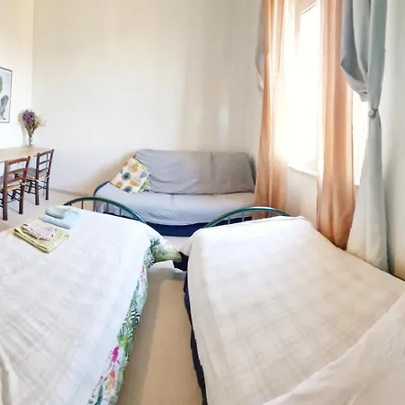 Appartement Of 3 In The Area Near To The Center Of *