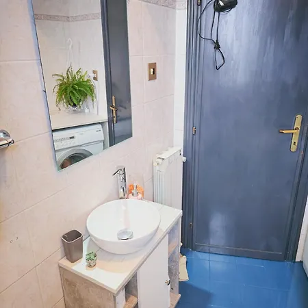 Appartement Of 3 In The Area Near To The Center Of *